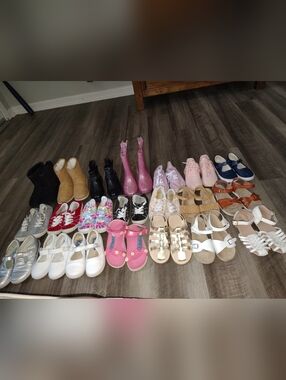 Lot of Girls' Mixed Shoes - Girls 11c-13c (23) Pair Bundle